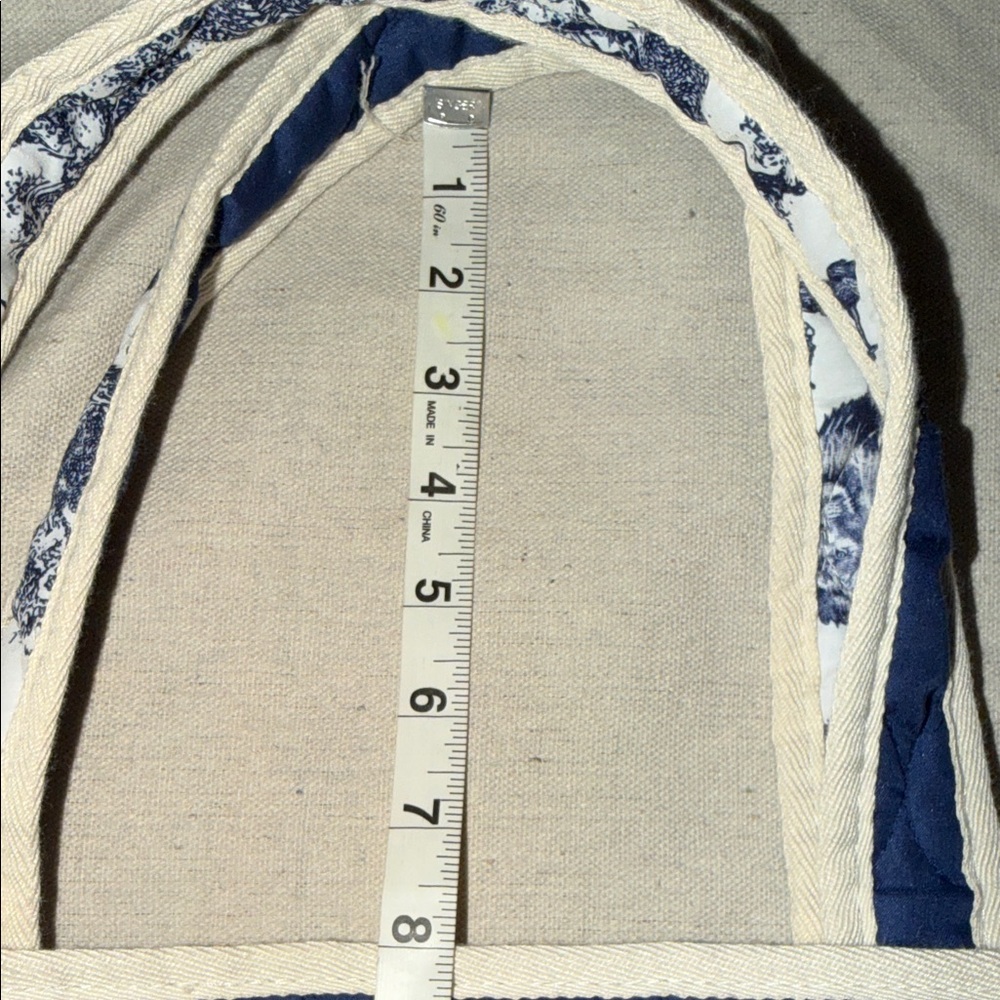 Elle and Emm Toile Reversible Beach Quilted Tote Blue And White - Picture 9 of 9